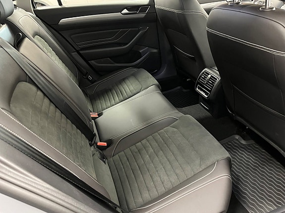 Volkswagen Passat 22 of 24