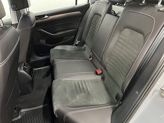 Volkswagen Passat 24 of 24
