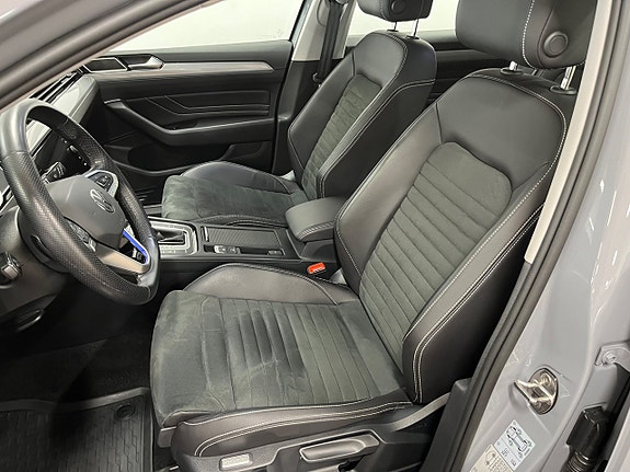 Volkswagen Passat 13 of 24