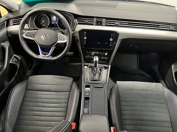 Volkswagen Passat 17 of 24