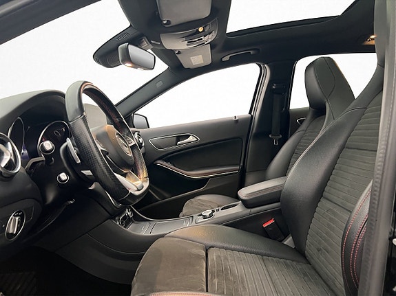 Mercedes-Benz GLA200 12 of 30