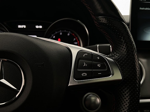 Mercedes-Benz GLA200 27 of 30