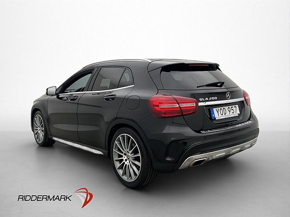 Mercedes-Benz GLA200 5 of 30
