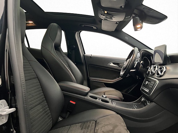 Mercedes-Benz GLA200 15 of 30