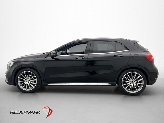 Mercedes-Benz GLA200 4 of 30