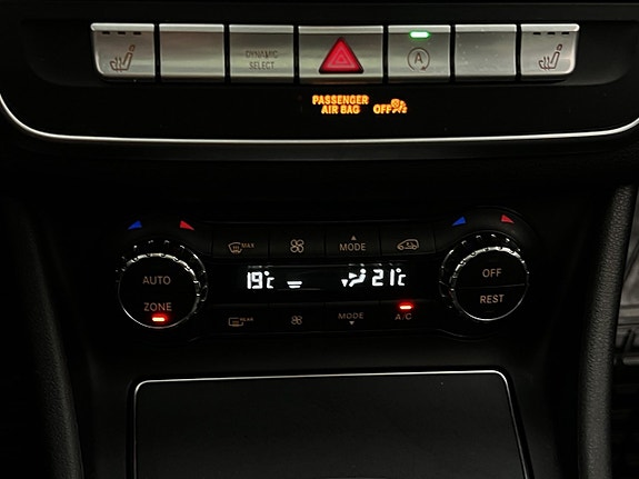 Mercedes-Benz GLA200 24 of 30