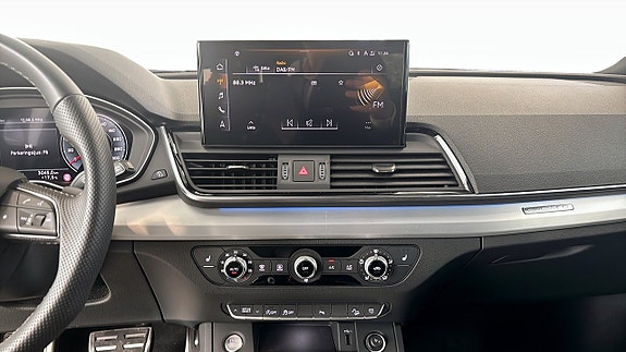 Audi Q5 9 of 14