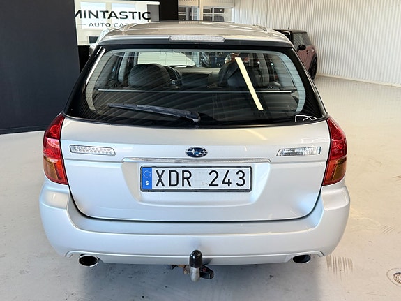 Subaru Legacy 9 of 25