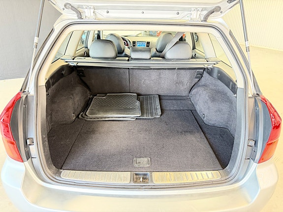 Subaru Legacy 10 of 25