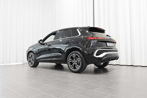 Audi Q3 3 of 22