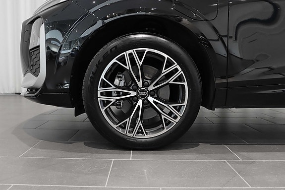 Audi Q3 7 of 22
