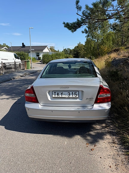 Volvo S80 3 of 6