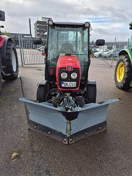 Massey Ferguson 1540 2 of 8