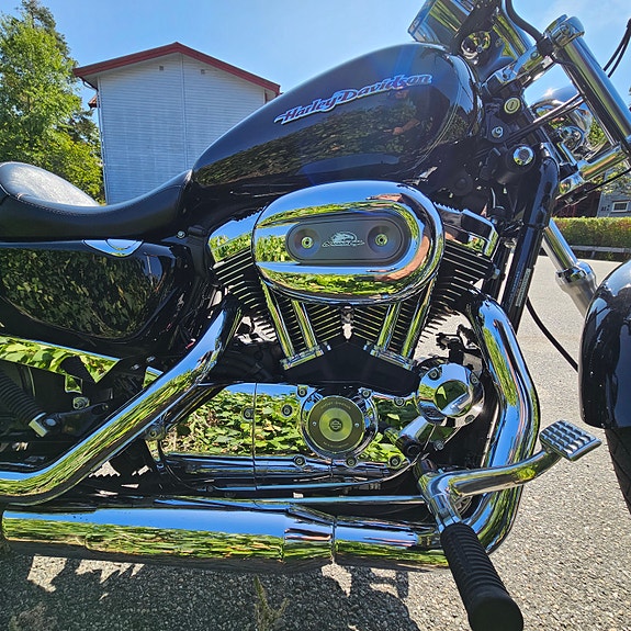 Harley-Davidson 1200 Custom 5 of 14