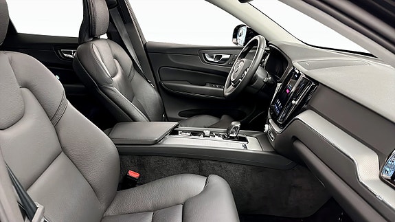 Volvo XC60 3 of 13