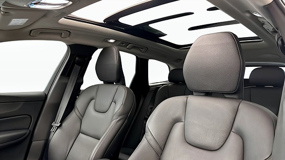 Volvo XC60 11 of 13