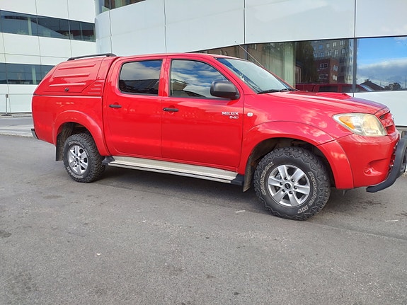 Toyota HiLux 2 of 7