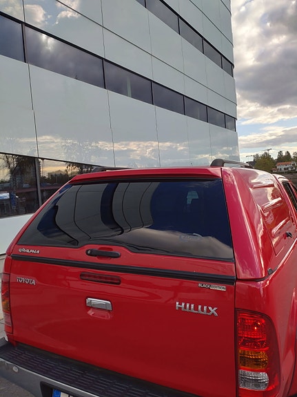 Toyota HiLux 3 of 7