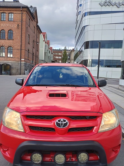 Toyota HiLux 7 of 7