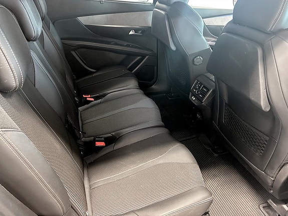 Peugeot 5008 14 of 17