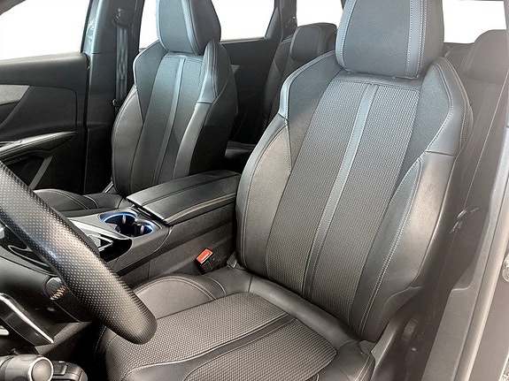 Peugeot 5008 5 of 17