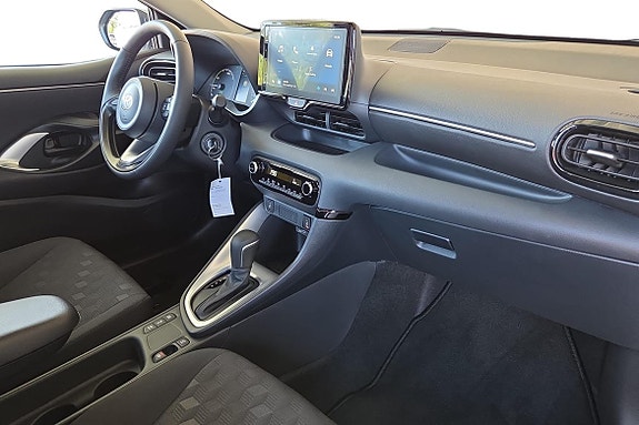 Toyota Yaris 13 of 19