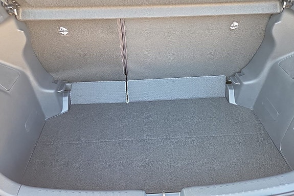 Toyota Yaris 16 of 19