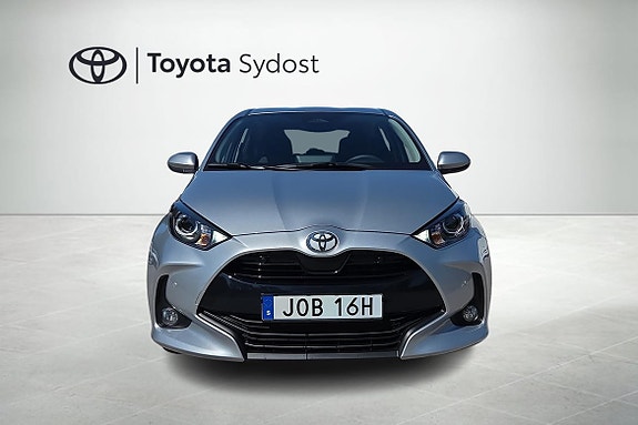Toyota Yaris 2 of 19