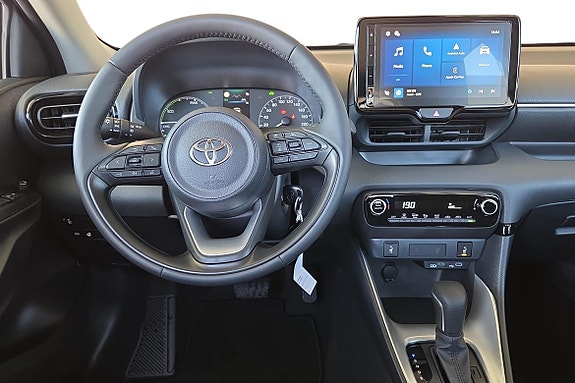 Toyota Yaris 12 of 19