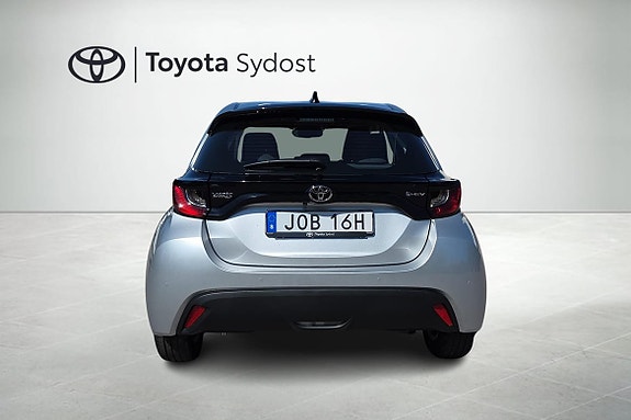 Toyota Yaris 5 of 19
