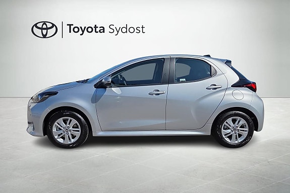 Toyota Yaris 3 of 19