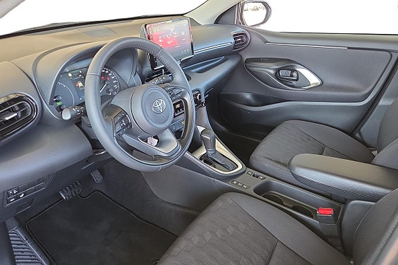 Toyota Yaris 10 of 19
