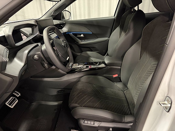 Peugeot e-2008 7 of 9