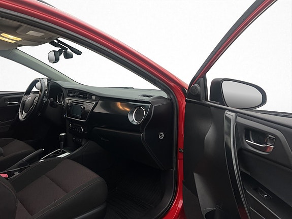 Toyota Auris 25 of 30