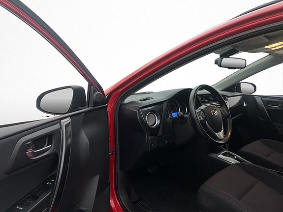 Toyota Auris 10 of 30