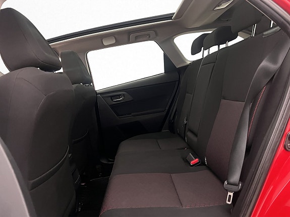 Toyota Auris 27 of 30