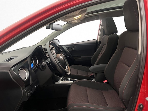Toyota Auris 11 of 30