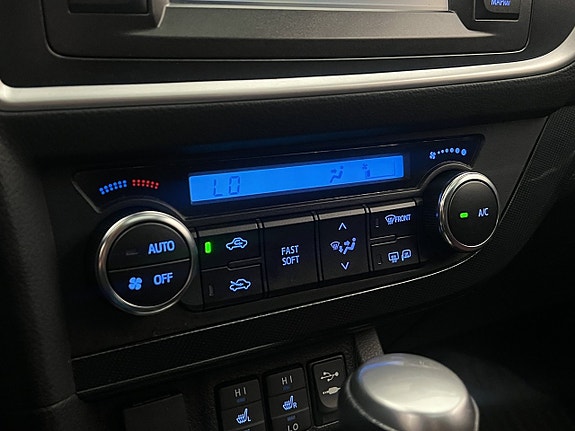 Toyota Auris 23 of 30