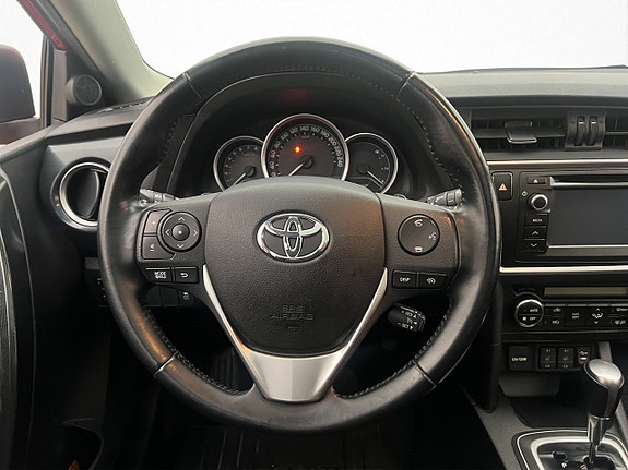 Toyota Auris 14 of 30