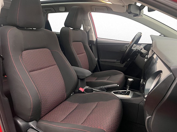 Toyota Auris 26 of 30