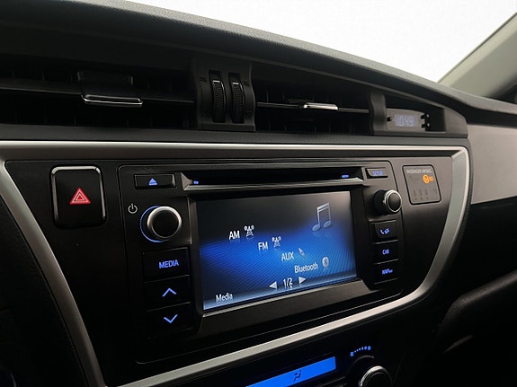 Toyota Auris 22 of 30