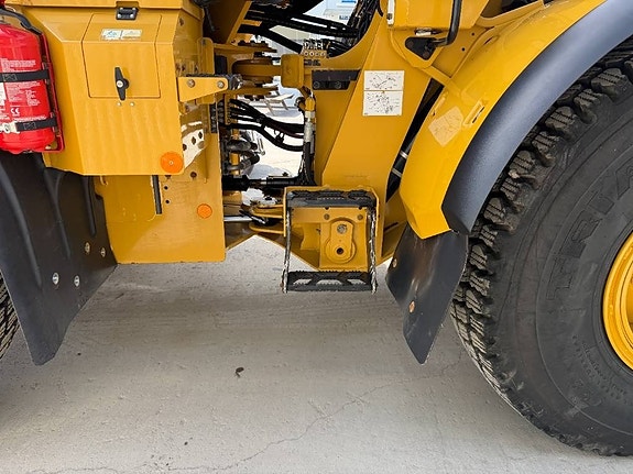 CAT 926M 9 of 12