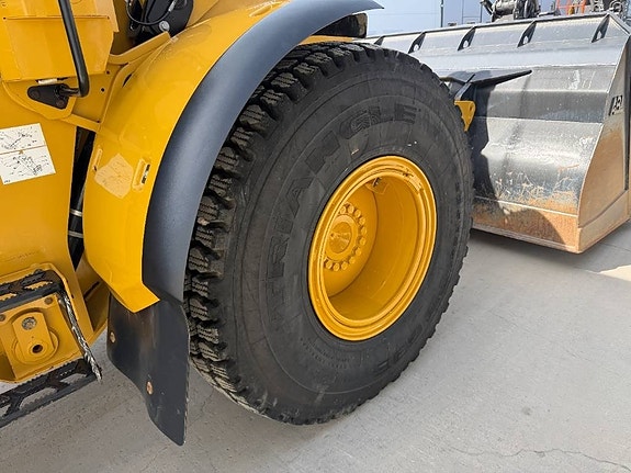 CAT 926M 10 of 12
