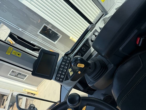 CAT 926M 5 of 12