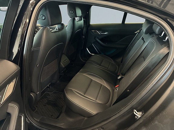 Jaguar I-PACE 13 of 27