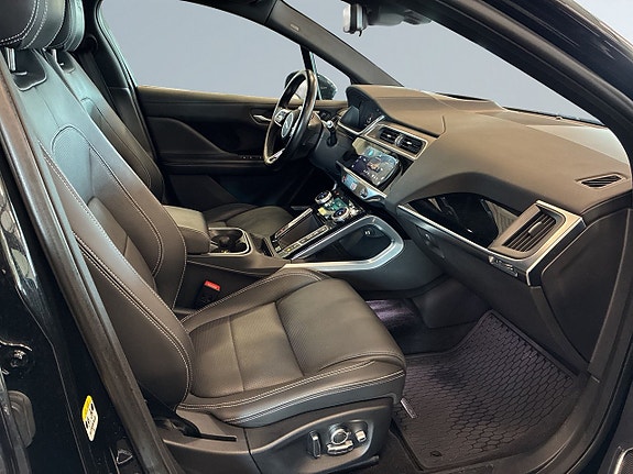 Jaguar I-PACE 10 of 27