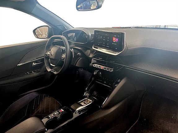 Peugeot 2008 13 of 17