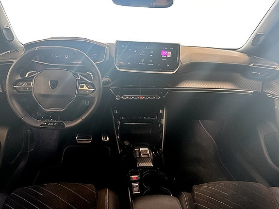 Peugeot 2008 8 of 17