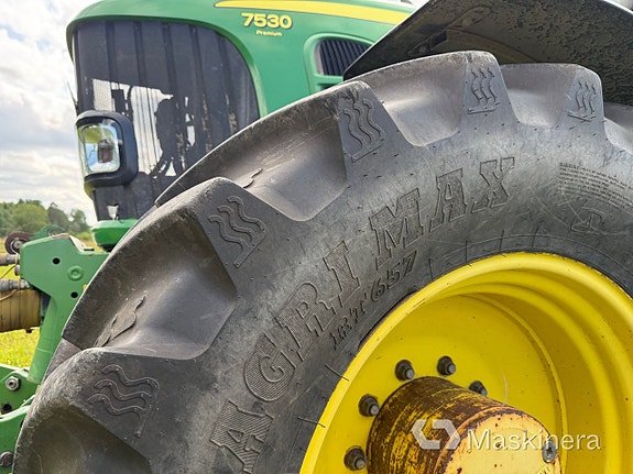 Traktor John Deere 7530 Premium + Extra Uppsättning Däck Och Fälg 12 of 27