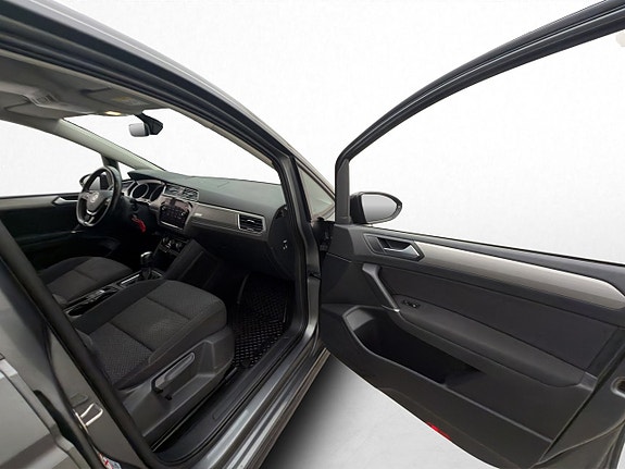 Volkswagen Touran 25 of 30